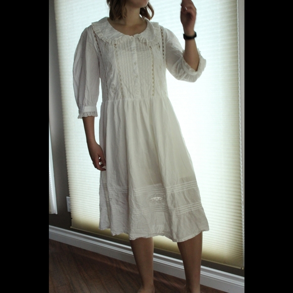 Chance Encounters Dresses & Skirts - VINTAGE beautiful cotton dress.